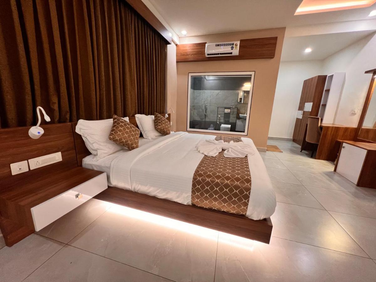 Blue Peaks Holiday Home Муннар Екстер'єр фото